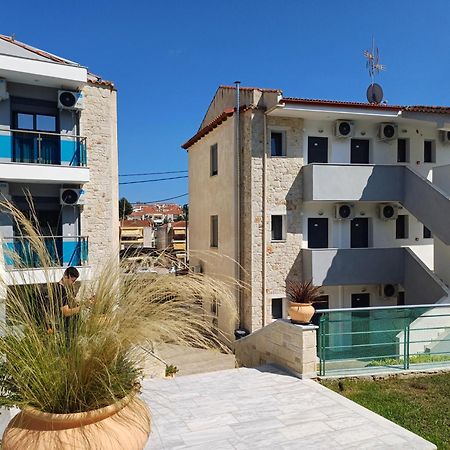 Anastasia Eleni Kallithea  Luaran gambar