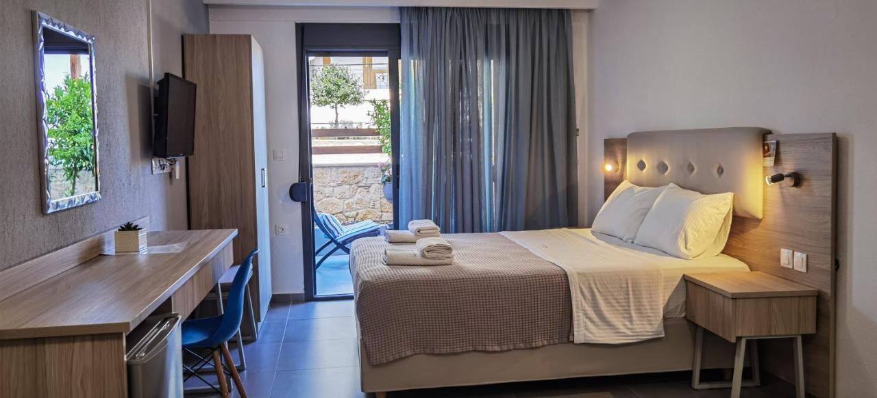 Anastasia Eleni Kallithea  Luaran gambar