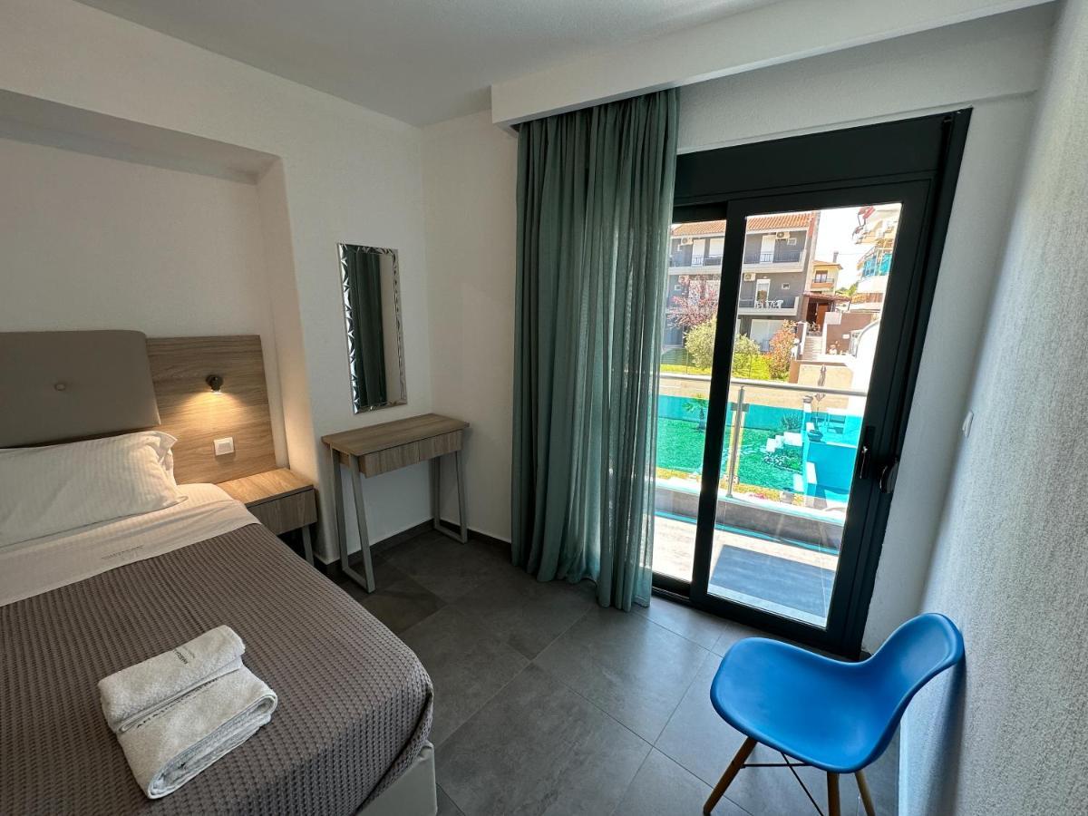 Anastasia Eleni Kallithea  Luaran gambar