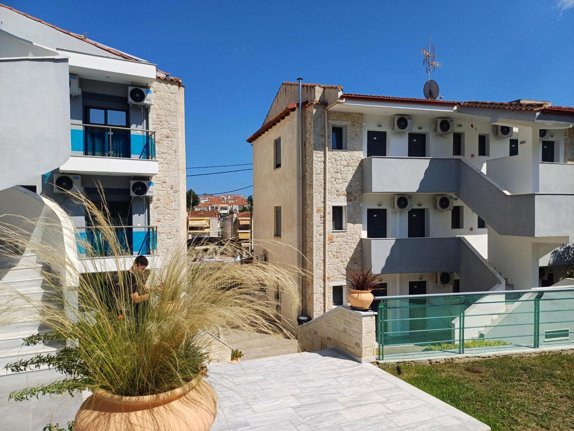 Anastasia Eleni Kallithea  Luaran gambar